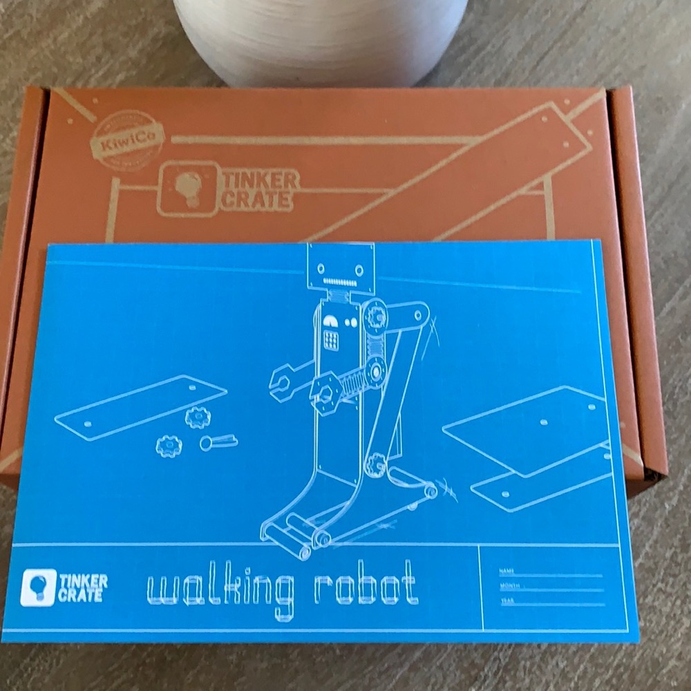 KiwiCo WALKING ROBOT KIT